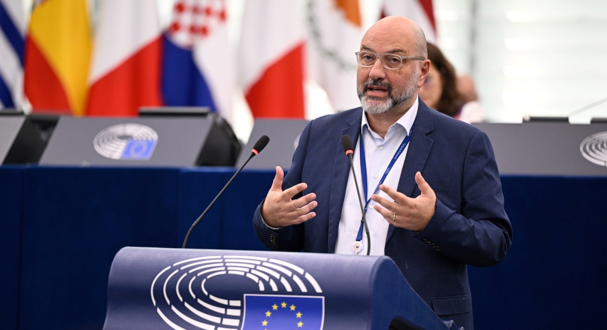 Αρναούτογλου προς Κομισιόν: Γιατί καθυστερεί το σύστημα HEMS στην Ελλάδα;