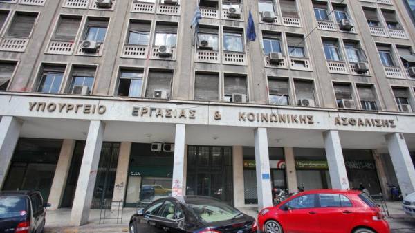 Σχέδιο για «πωλητήριο» σε οφειλές προς τα ασφαλιστικά ταμεία