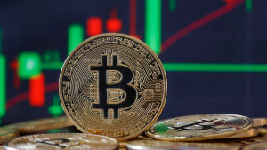Bitcoin: Οι ελπίδες για επαναλειτουργία των Στενών του Ορμούζ στηρίζουν την αγορά