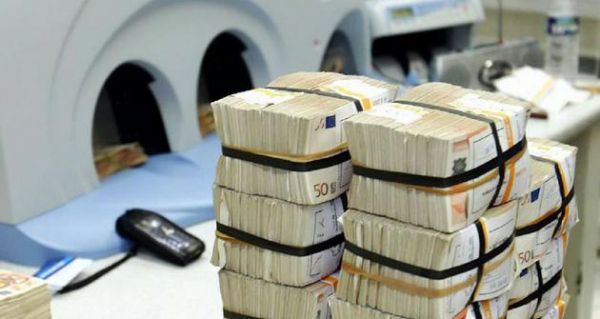 Διαψεύδει ο Αλμούνια δημοσιεύματα περί εγγυημένων καταθέσεων που δεν είναι ασφαλείς