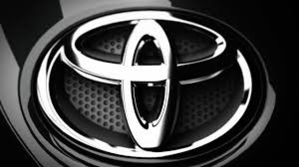 Toyota: Στην κορυφή των πωλήσεων και το 2015