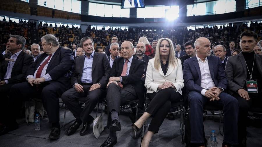 ΠαΣοΚική πλάκα σε Λοΐζου-ΣΥΡΙΖΑ: «Καλημέρα Ήλιε» και «Bella Ciao» στο ΣΕΦ