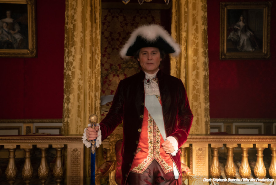 Jeanne du Barry: Αγνώριστος ο Τζόνι Ντεπ σε νέα φωτογραφία στον ρόλο του Λουδοβίκου ΙΕ’ της Γαλλιάς