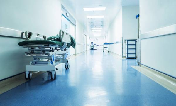 ΕΛΣΤΑΤ: Μειώνονται κάθε χρόνο τα θεραπευτήρια στην Ελλάδα