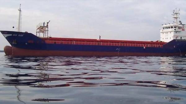 Ακυβέρνητο τουρκικό φορτηγό πλοίο νότια της Μήλου