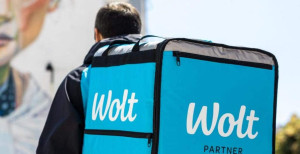 Η απάντηση της Wolt στα όσα υποστηρίζουν οι διανομείς