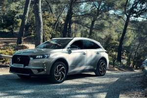 Το DS 7 CROSSBACK E-TENSE 4x4 Plug-In Hybrid τοποθετείται στην κορυφή της κατηγορίας των C-SUV