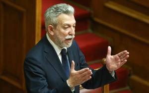 Ο Κοντονής λέει ότι η κυβέρνηση εκτίθεται, παίρνει αποστάσεις και από την υπόθεση Novartis..