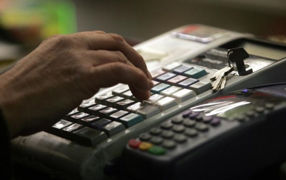 Διασύνδεση ταμειακών μηχανών με POS: Οι προθεσμίες και οι έλεγχοι
