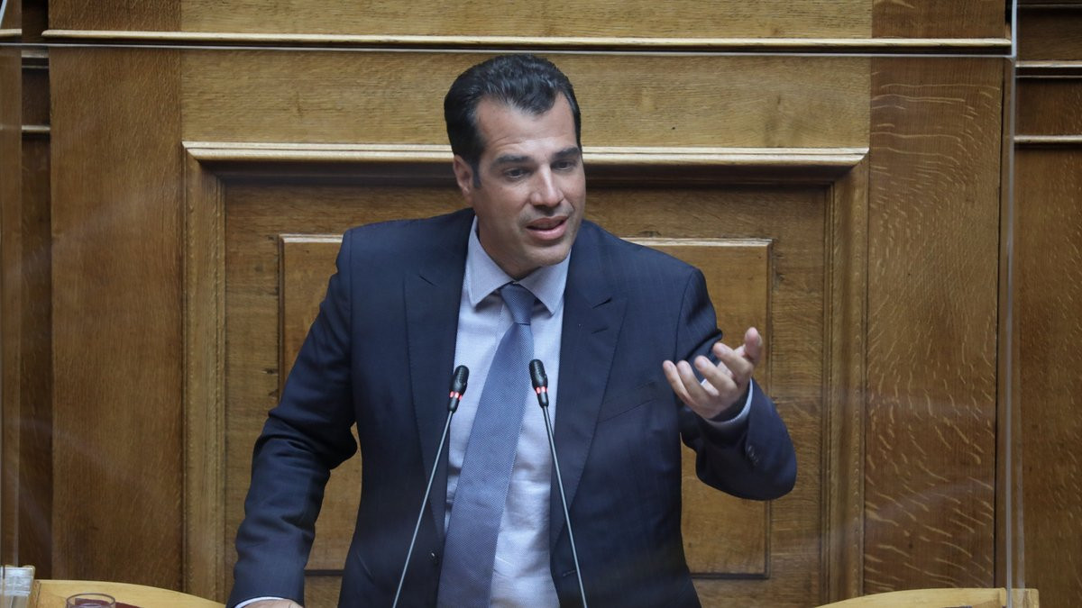 Πλεύρης: Πολλές και εξωγενείς οι αιτίες για την έλλειψη φαρμάκων