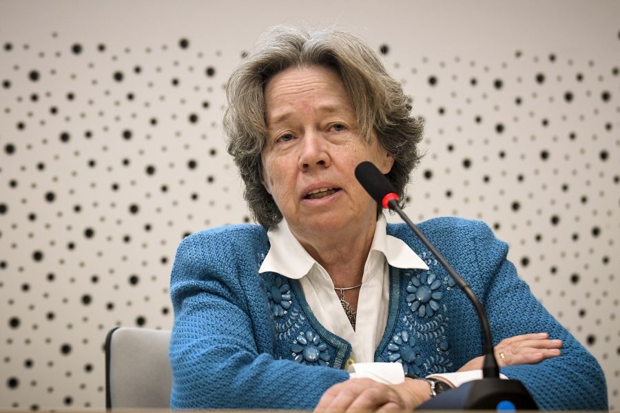Λινού για Όμικρον: Περιμένουμε με κομμένη την ανάσα στοιχεία-Φαίνεται πολυμεταδοτική