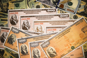 Το καμπανάκι των ομολόγων χτυπά στη Wall Street: Γιατί αυξάνεται η ανησυχία των επενδυτών