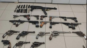 Στον Εισαγγελέα Πειραιά οι τέσσερις συλληφθέντες για όπλα και εκρηκτικά