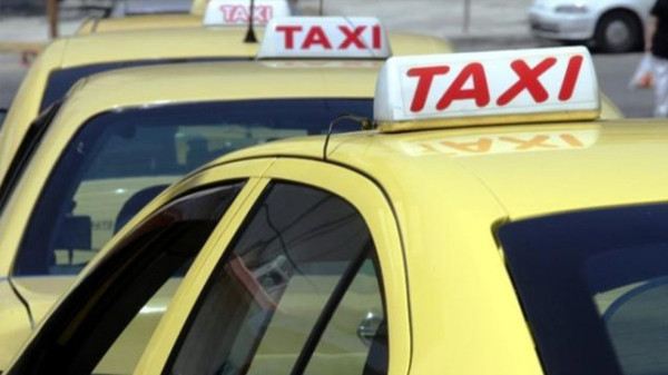 «Χειρόφρενο» τραβούν τα ταξί: 48ωρη απεργία στην Αττική 13-14/1 για την υποχρεωτική ηλεκτροκίνηση