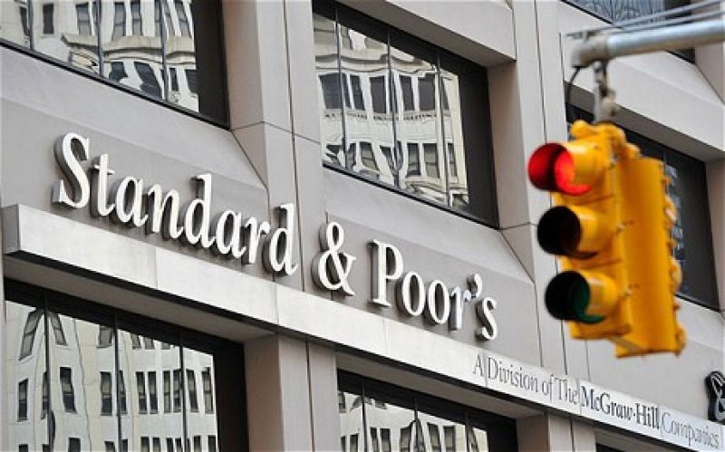 H Standard &amp; Poor's αναβάθμισε την ελληνική οικονομία