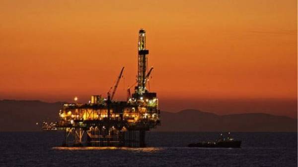 Ανακάμπτει το πετρέλαιο-Μικρά κέρδη ο χρυσός