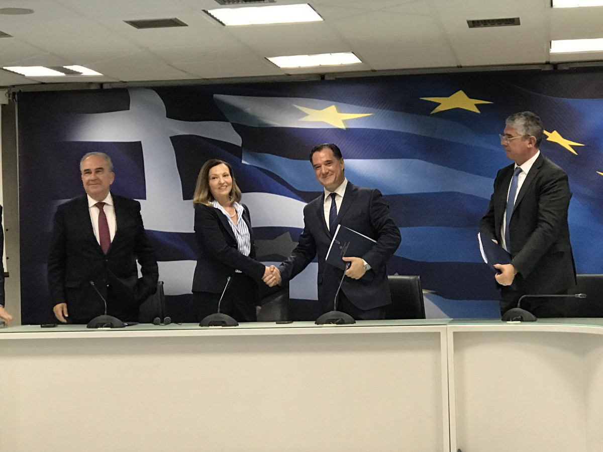 ΥΠΑΝ: Παράδοση Άδωνι στην Ελενη Λουρή: Φεύγουμε με ρεκόρ επενδύσεων