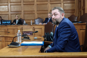 Πηγές ΝΔ για κατάθεση Καραποστολάκη: Η Τυχεροπούλου γνώριζε και δεν είπε τίποτα