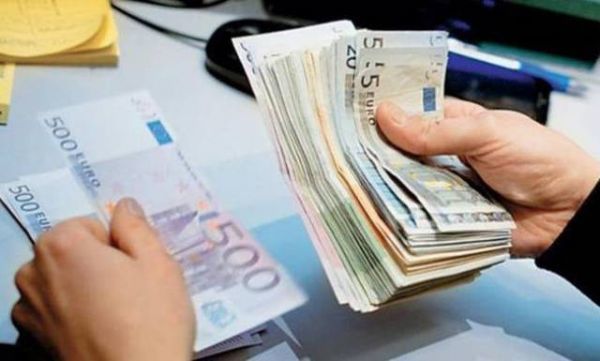 Μισθοδοσία: Τέλος στα μετρητά για αμοιβές άνω των 500 ευρώ