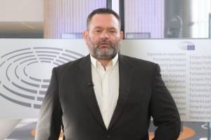 Ευρωκοινοβούλιο: Ο Λαγός «ξανακτύπησε» και ρωτάει για την ανεργία των νέων!