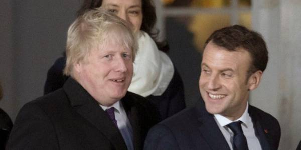 Συνάντηση Μακρόν - Τζόνσον περί Brexit