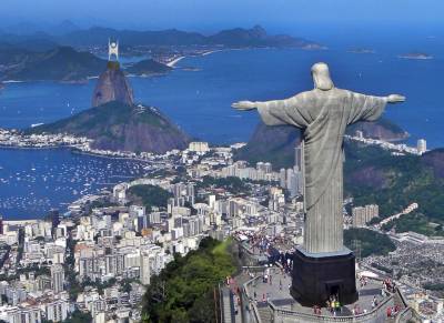 Εκλογές Βραζιλία: Το άγαλμα του Χριστού στο Ρίο χαιρετά φασιστικά