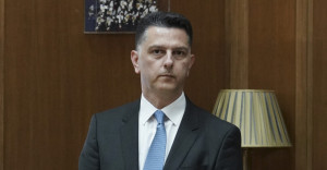 Μπεκίρης: Αποχωρεί προσωρινά από τη θέση του διευθυντή στο Γραφείο του Πρωθυπουργού