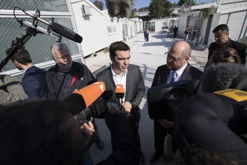 Τσίπρας: Όποιοι ζητούν να πέσει ο φράχτης, δεν έχουν ιδέα