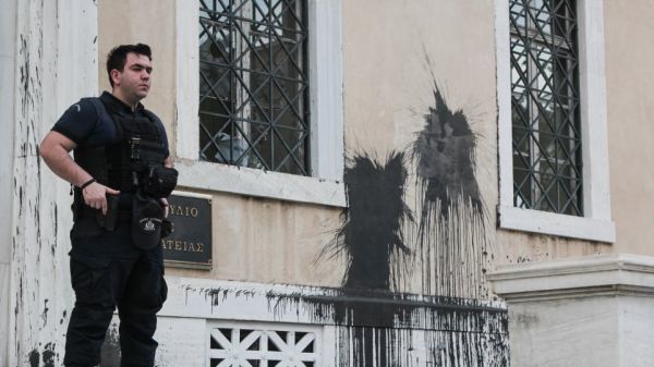 Πρόεδρος Ειδικών Φρουρών: Ο Ρουβίκωνας γελοιοποιεί την ΕΛ.ΑΣ.