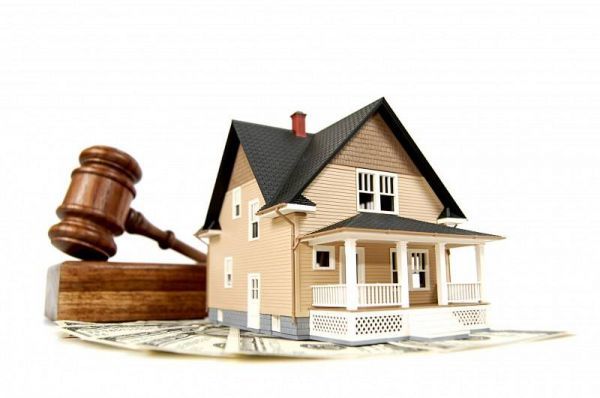 Capital Controls: Αναστέλλονται οι πλειστηριασμοί
