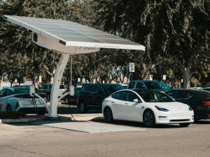 Tesla: «Βουτιά» 86% στις πωλήσεις ηλεκτρικών αυτοκινήτων στη Σουηδία τον Ιούλιο