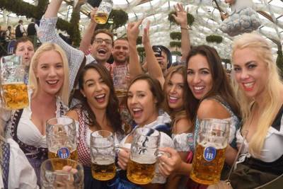 Oktoberfest: Γιορτή μπύρας με τζίρο 1,2 δισ. ευρώ