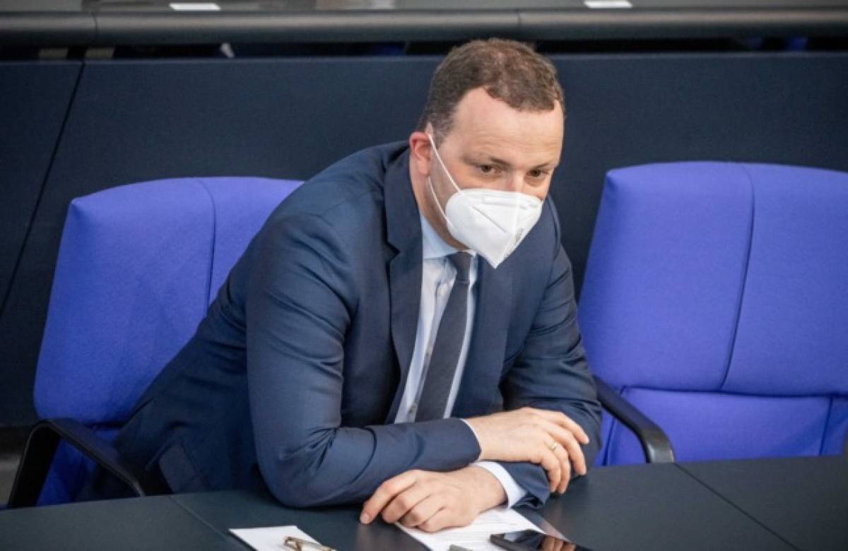 Γερμανία: Στα δικαστήρια το υπουργείο Υγείας για τις μάσκες
