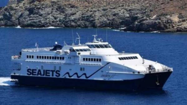 Αποκολλήθηκε το «Andros Jet»