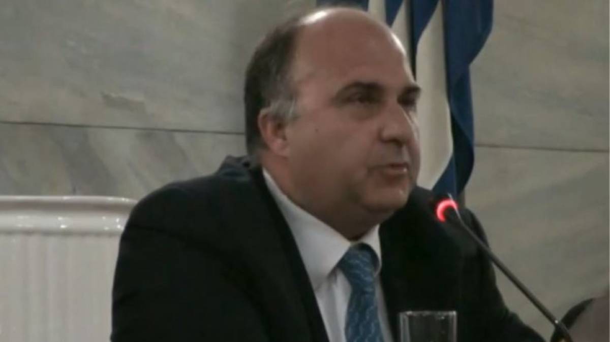 Παραιτήθηκε από την Επιτροπή Φαρμακοεπαγρύπνησης του ΕΟΦ ο Παναγιώτης Βλαχογιαννόπουλος