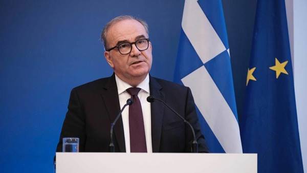 Παπαθανάσης: Δεν τίθεται θέμα αύξησης της τιμής των rapid test
