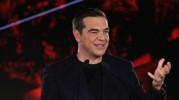Τσίπρας: Ο Μητσοτάκης βλέπει τη νεολαία ως στρατηγικό του εχθρό