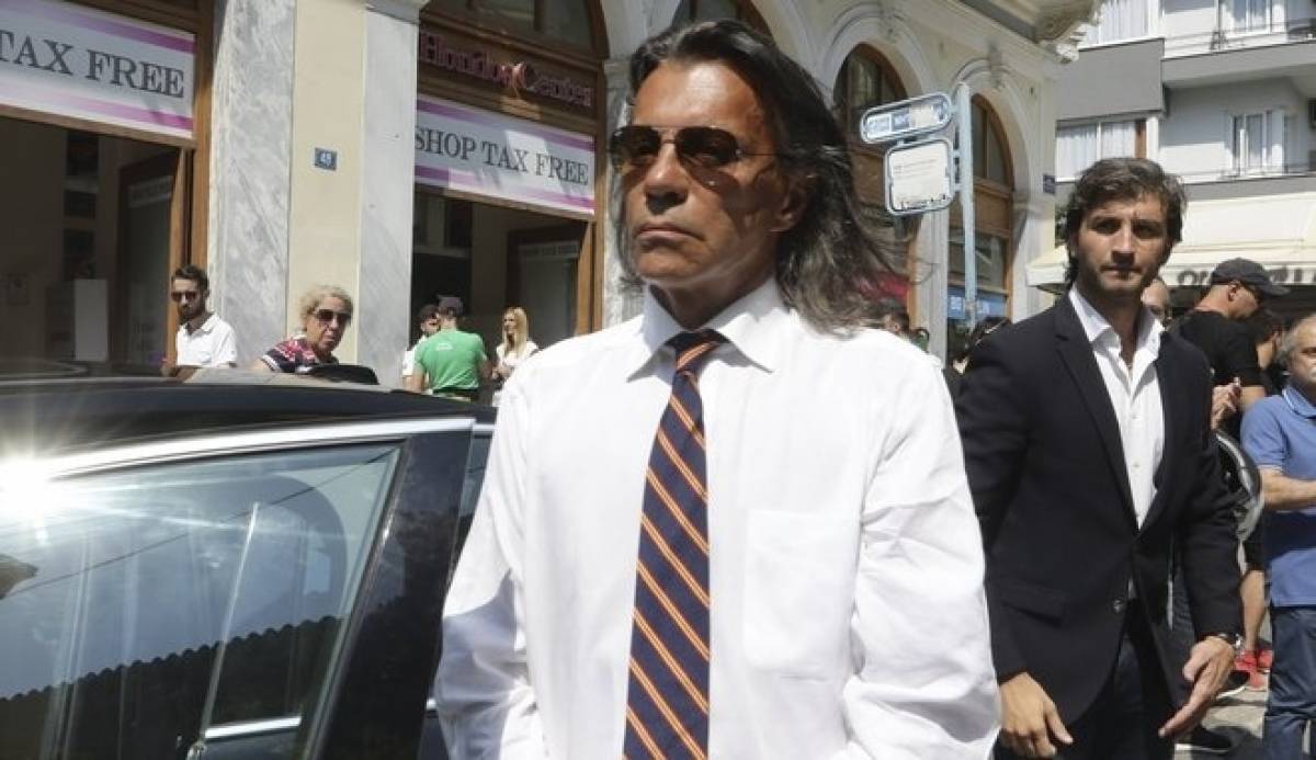 Από την «πίσω πόρτα» έφυγε από την Ευελπίδων ο Ψινάκης
