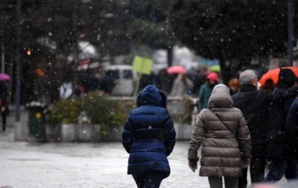 Χιόνια σε Πάρνηθα και Πεντέλη-Ο καιρός τα Χριστούγεννα