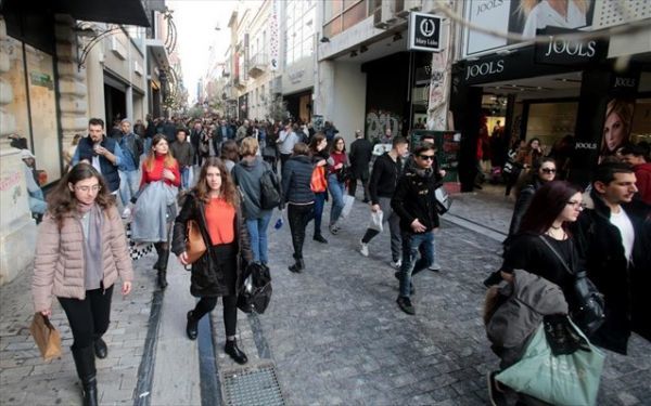 Ανοιχτά τα καταστήματα για τα τελευταία ψώνια-Το ωράριο