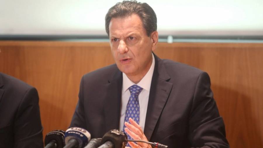Σκυλακάκης: Υπό εξέταση η μείωση της προκαταβολής φόρου