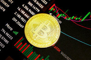 Η εξάντληση των πωλητών κρατά το Bitcoin κοντά στα $62.500