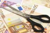 Έρχεται η σειρά για περικοπή στον κατώτατο μισθό των ιδιωτών;