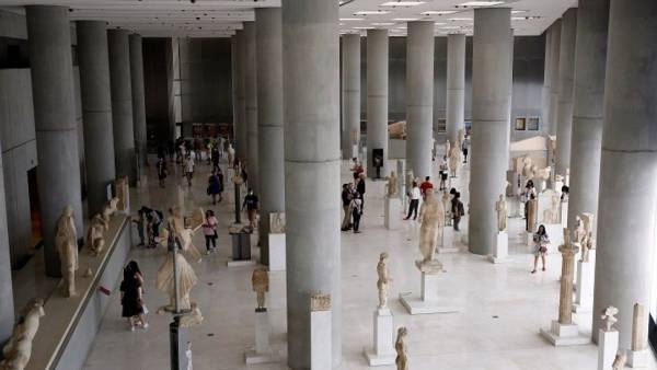 Θραύσματα του Παρθενώνα επιστρέφουν από την Ιταλία στην Ακρόπολη