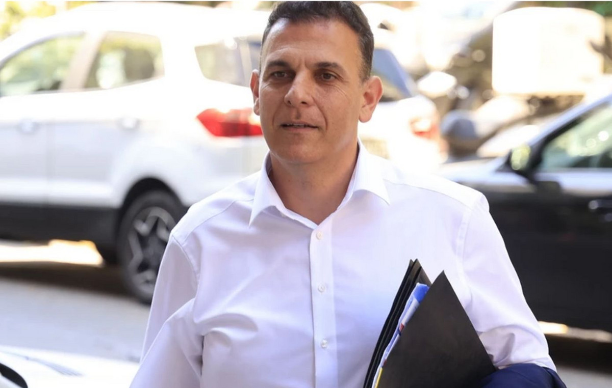 Καραμέρος για κόμμα Τσίπρα: Έπρεπε να έχει γίνει… χθες