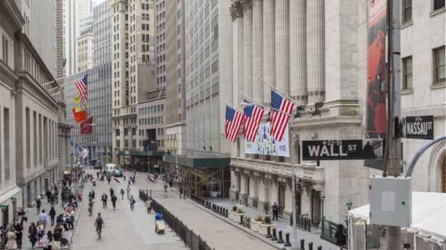 Μικτά πρόσημα στη Wall Street, εν μέσω ενδιάμεσων εκλογών