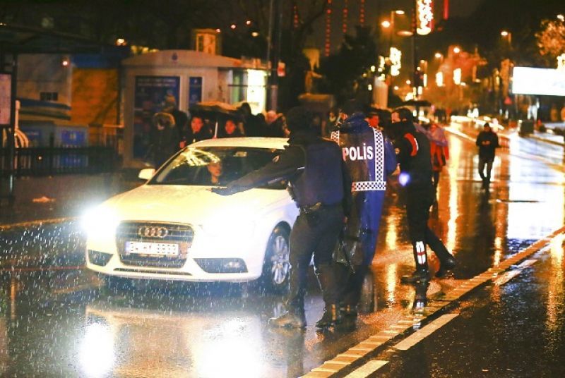 Μακελειό στην Κωνσταντινούπολη: Άλλαξε πέντε γεμιστήρες (!) ο δράστης (φωτό-βίντεο)