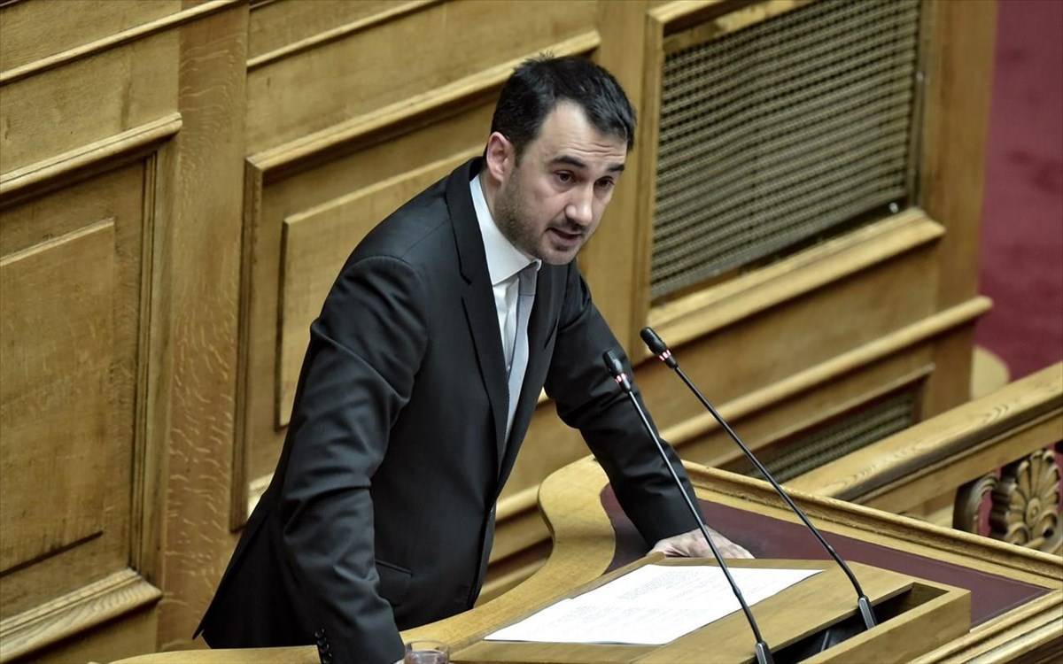 Χαρίτσης: Η κυβέρνηση αποδυναμώνει συστηματικά τους κανόνες περιβαλλοντικής προστασίας