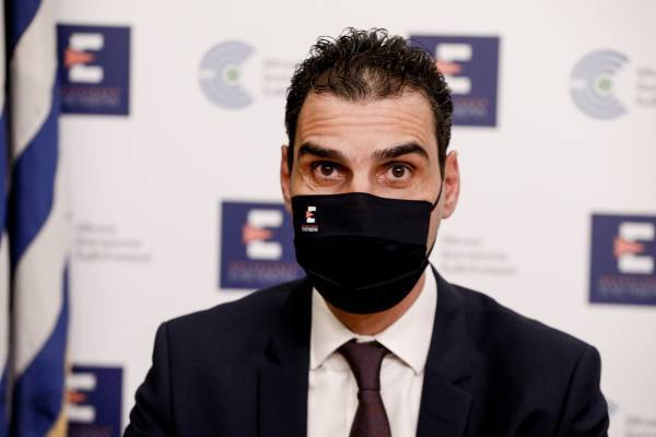 Θεμιστοκλέους: Το πιστοποιητικό εμβολιασμού δεν λήγει με την παρέλευση εξαμήνου