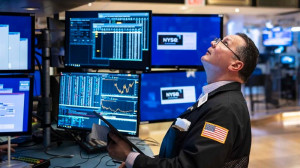 Πρόσω ολοταχώς για εβδομαδιαία άνοδο η Wall Street